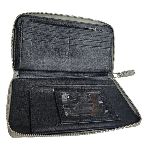 Betsey Johnson Gray Heart Embossed Wristlet / Wallet - Picture 9 of 13